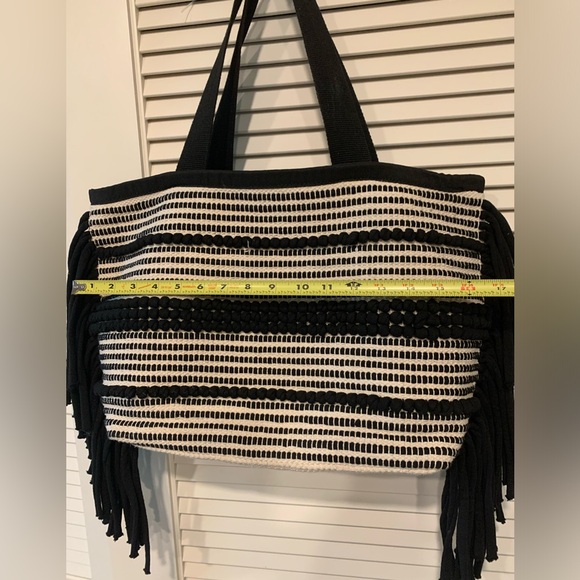 H&M Jacquard Weave Tote - Picture 4 of 6